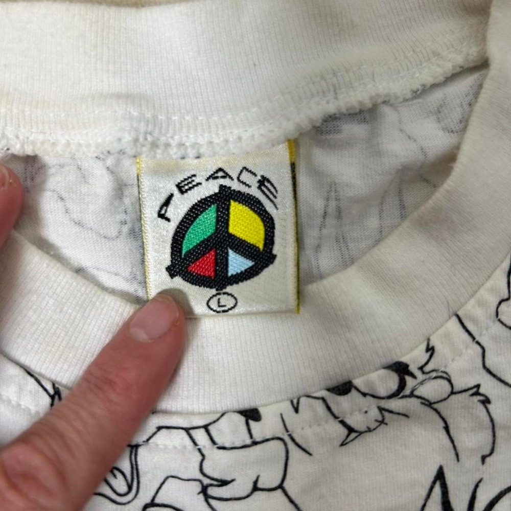 Vintage 90's Peace Tag Looney Tunes Taz Bugs Bunny All over print T-shirt large - Picture 2 of 4